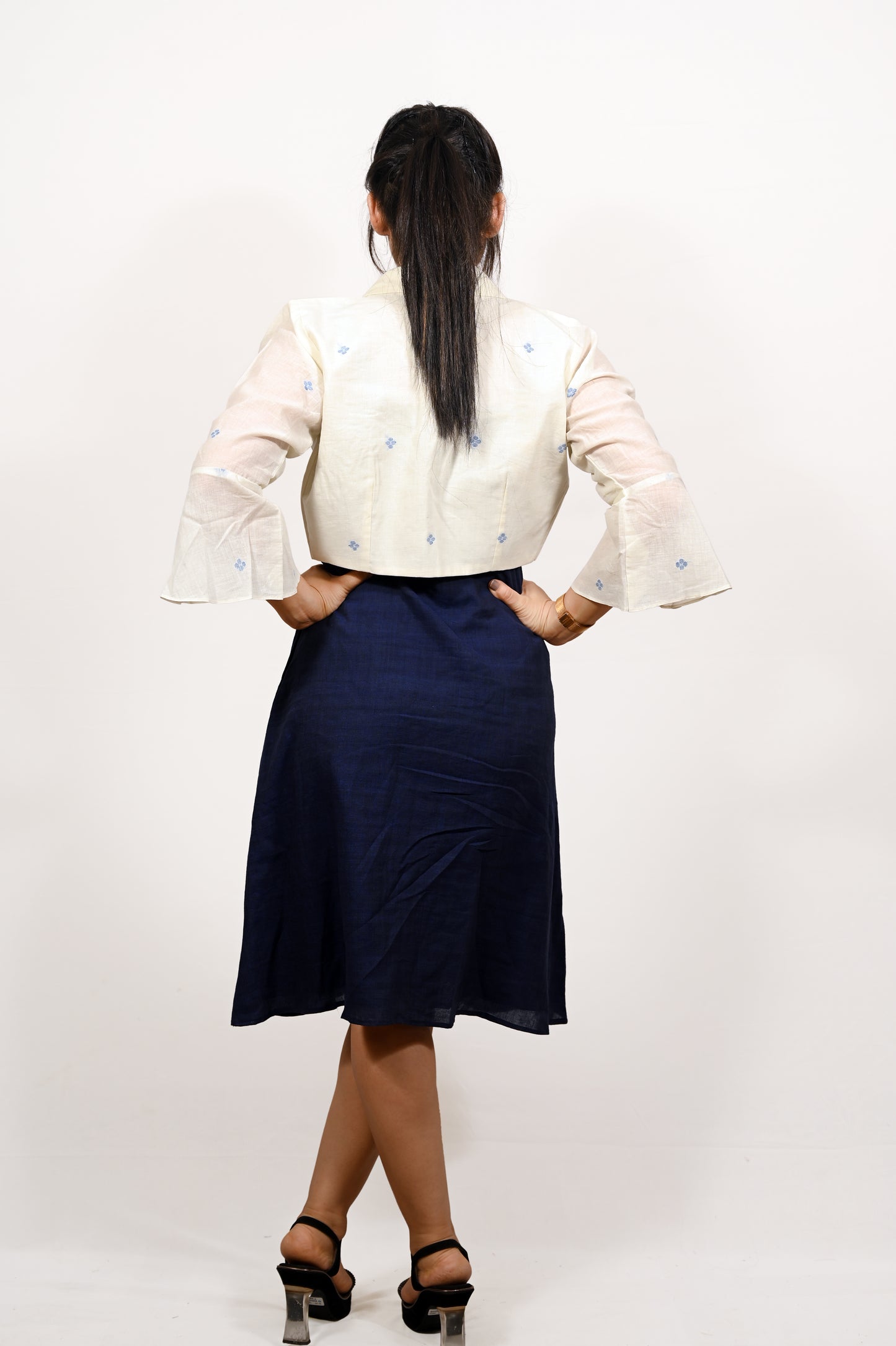 Handloom Pure Cotton Jamdani Shrug in White Color