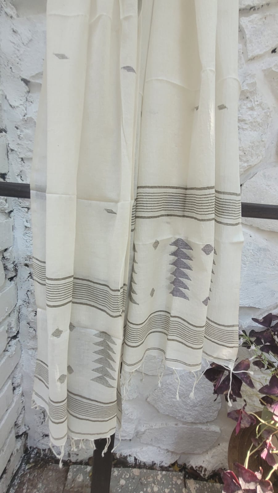 Ivory White Handloom Pure Cotton Jamdani Stole